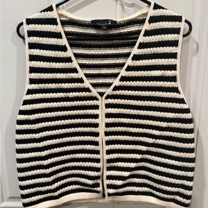 Chaus Black and Cream Striped Crop Top